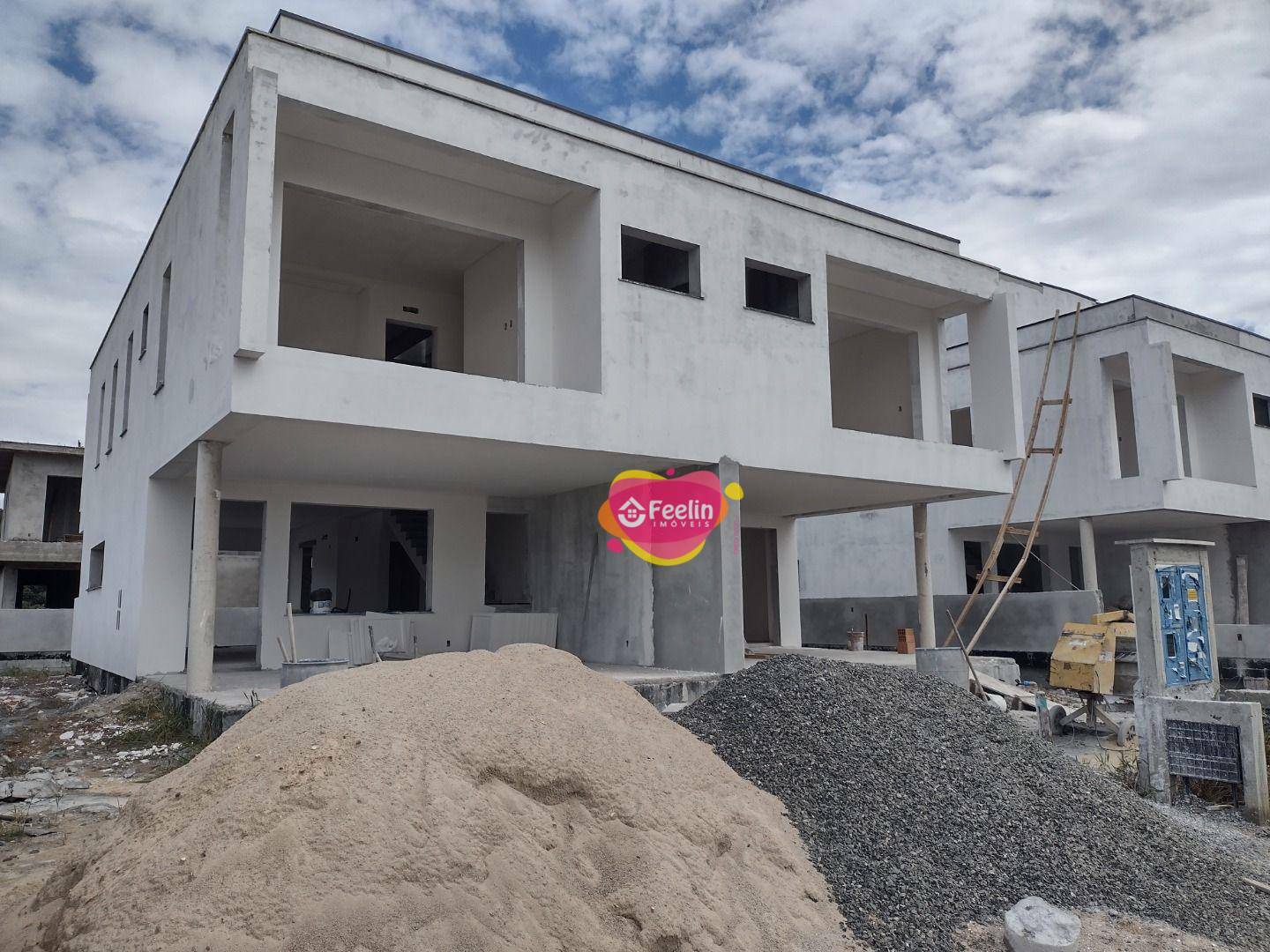 Casa à venda com 3 quartos, 189m² - Foto 9