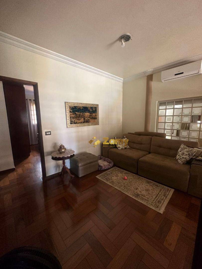 Casa à venda com 3 quartos, 250m² - Foto 5