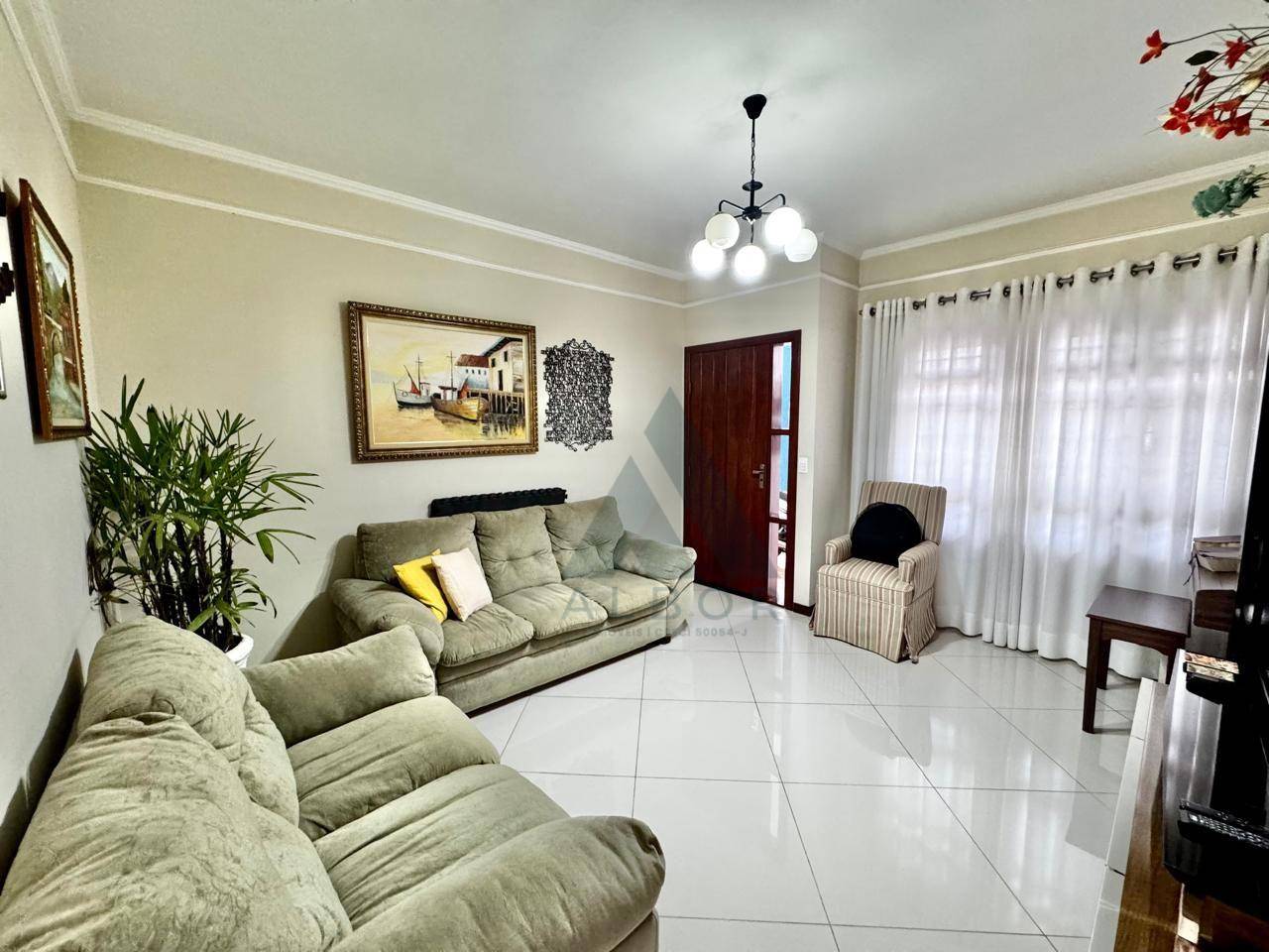 Casa, 3 quartos, 210 m² - Foto 1