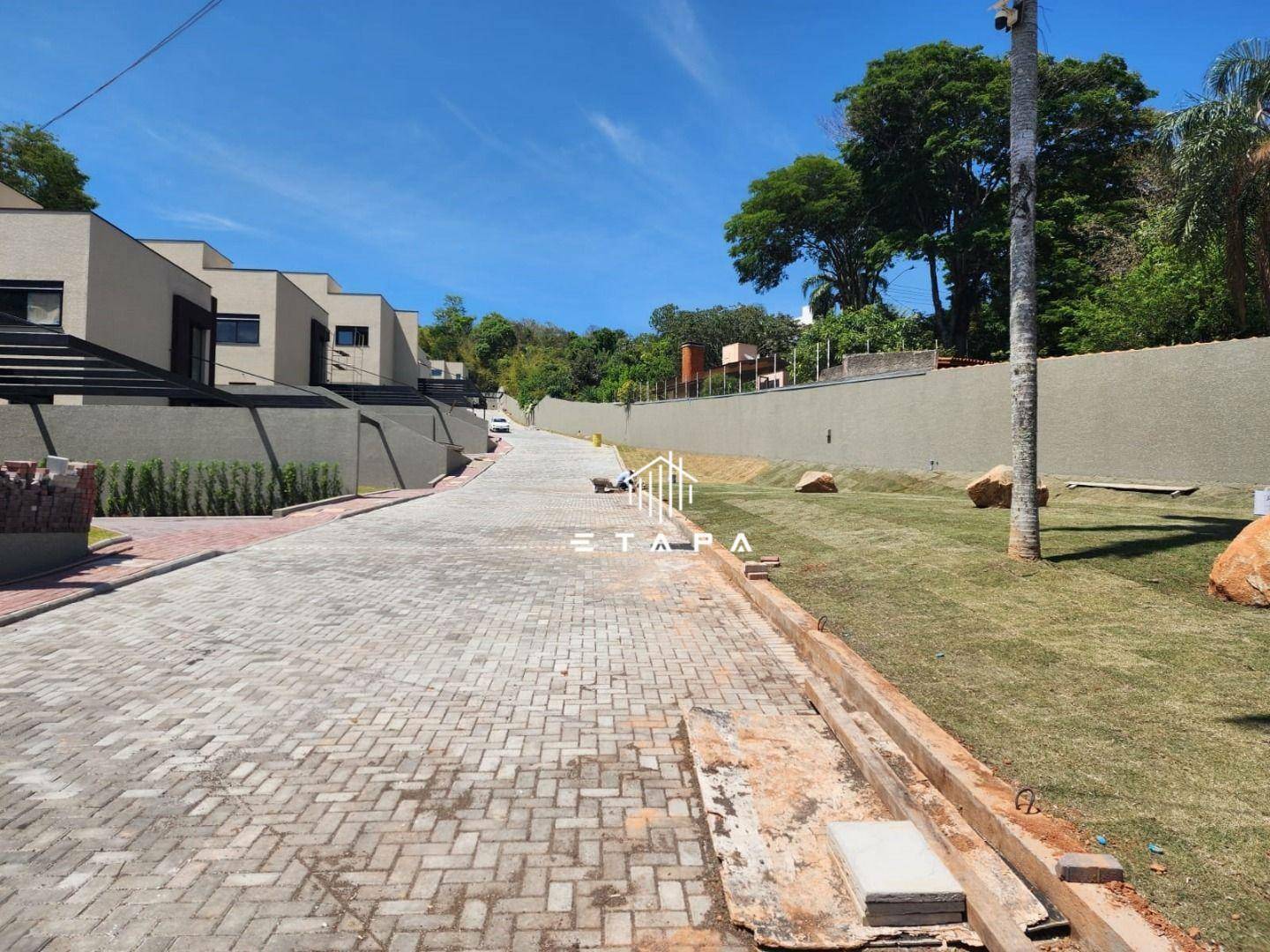 Casa de Condomínio à venda com 3 quartos, 221m² - Foto 3