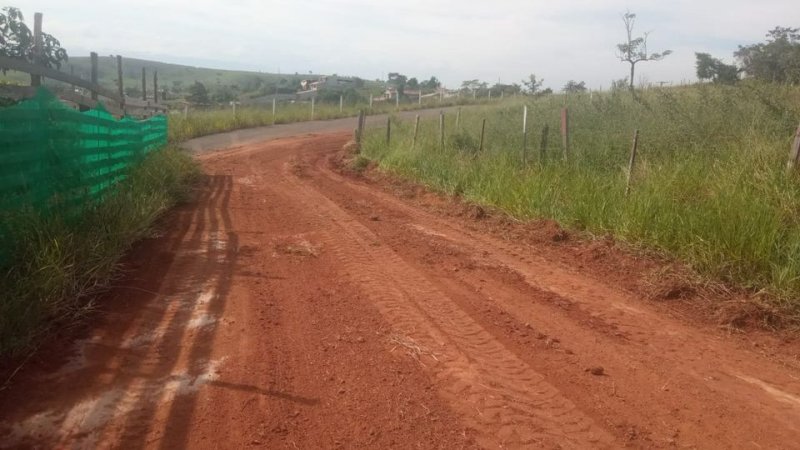 Terreno à venda, 1600m² - Foto 1