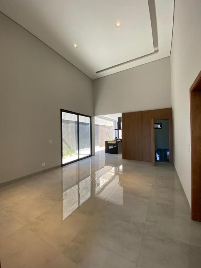 Casa à venda com 3 quartos, 168m² - Foto 4