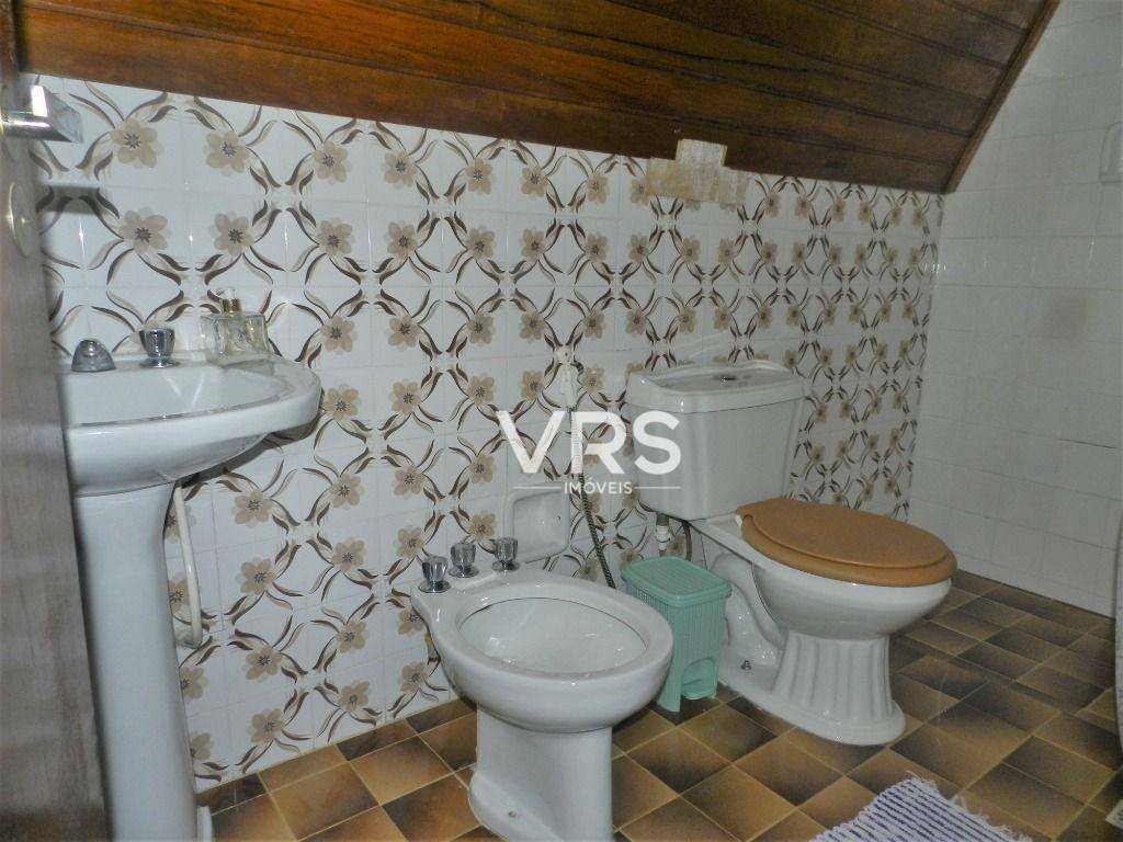 Casa à venda com 5 quartos, 256m² - Foto 27