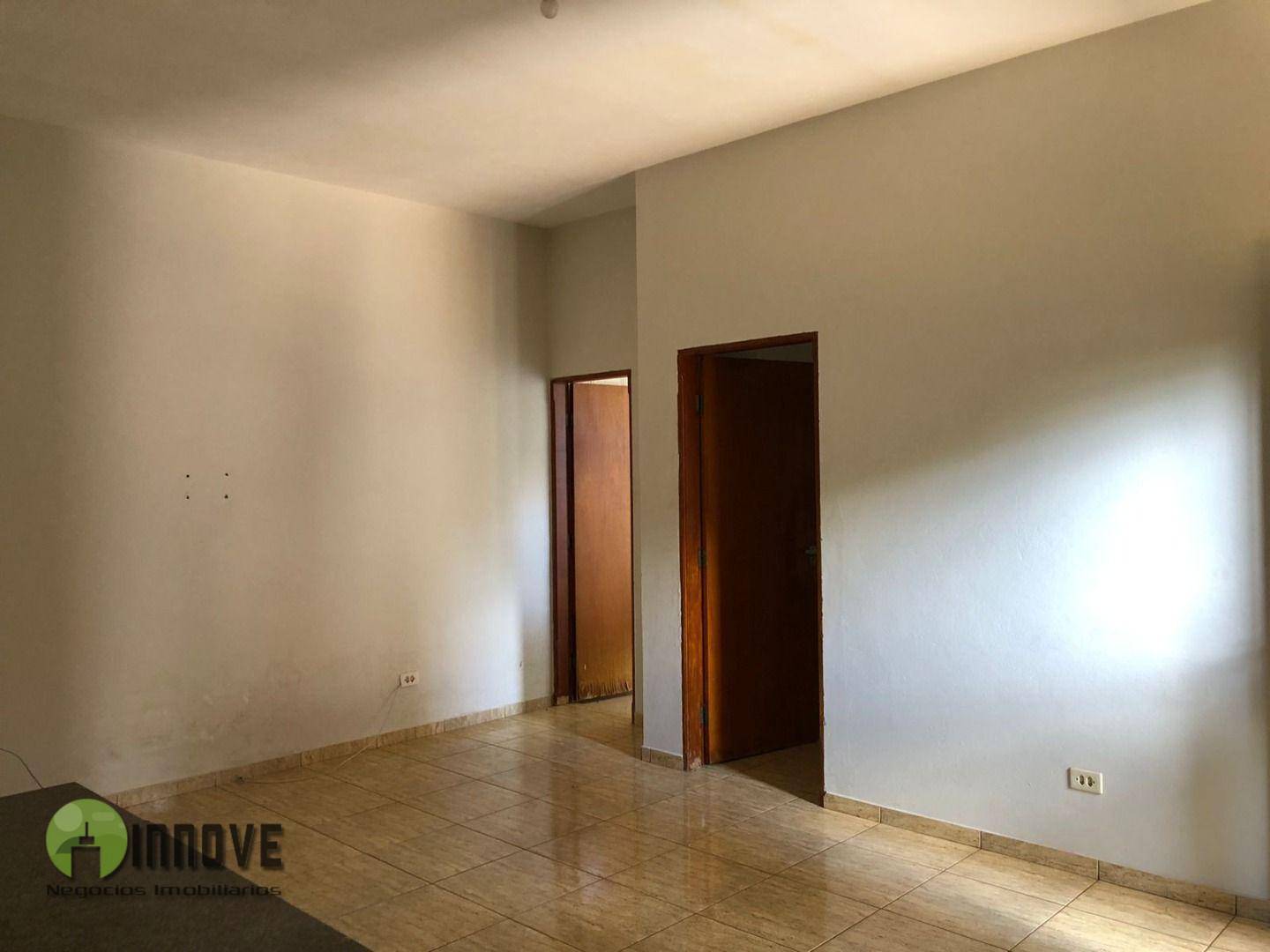 Casa à venda com 2 quartos, 70m² - Foto 4