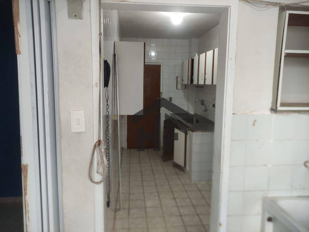 Apartamento à venda com 3 quartos, 100m² - Foto 4