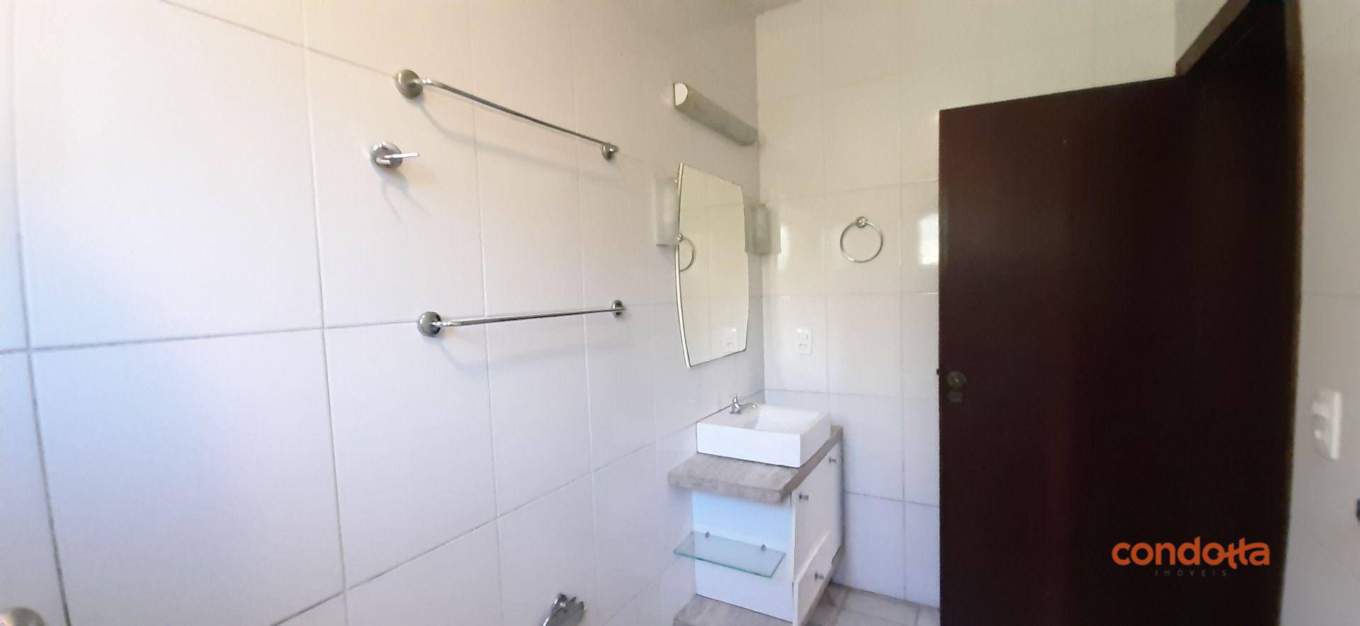 Casa para alugar com 4 quartos, 331m² - Foto 29