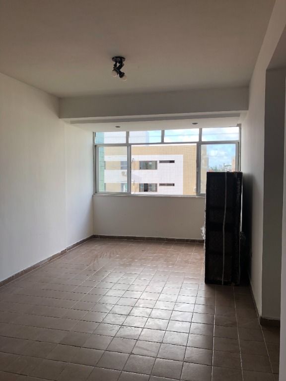 Apartamento à venda com 3 quartos, 85m² - Foto 4