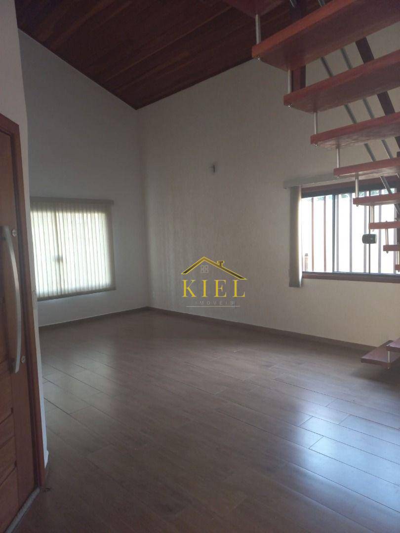 Casa de Condomínio à venda com 3 quartos, 270m² - Foto 2