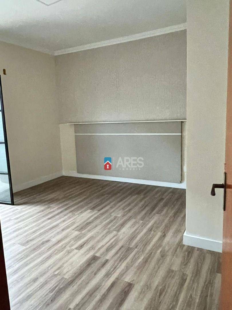 Casa para alugar com 3 quartos, 460m² - Foto 25