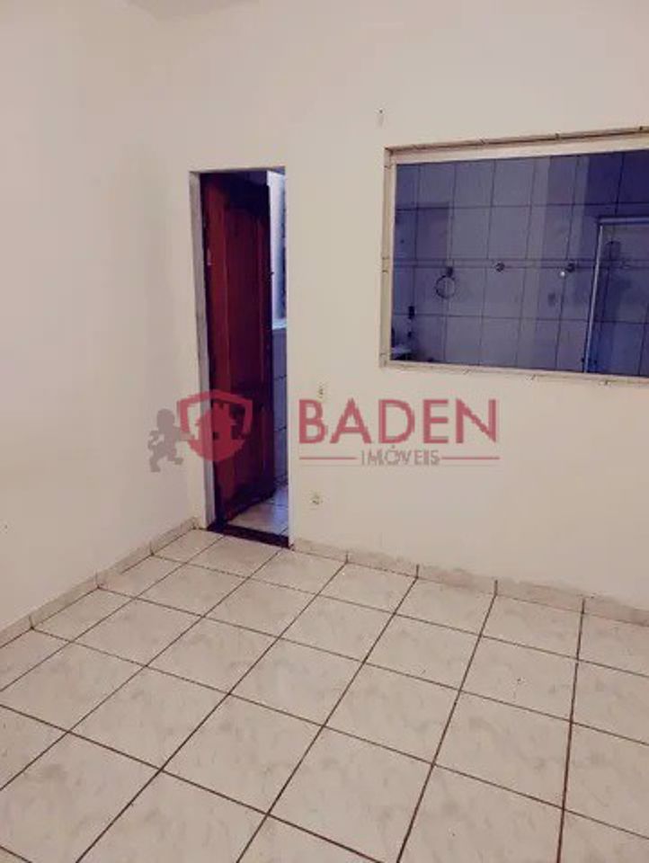 Casa à venda com 2 quartos, 100m² - Foto 4