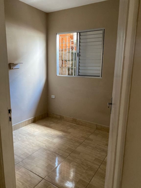 Casa para alugar com 3 quartos, 300m² - Foto 13