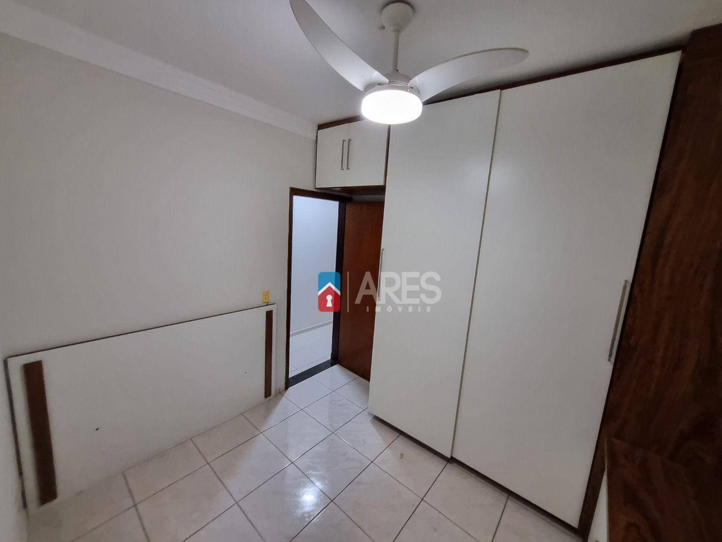 Casa à venda com 2 quartos, 108m² - Foto 18