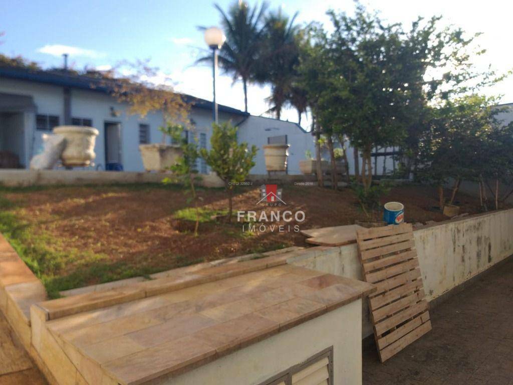 Casa de Condomínio à venda com 3 quartos, 248m² - Foto 10