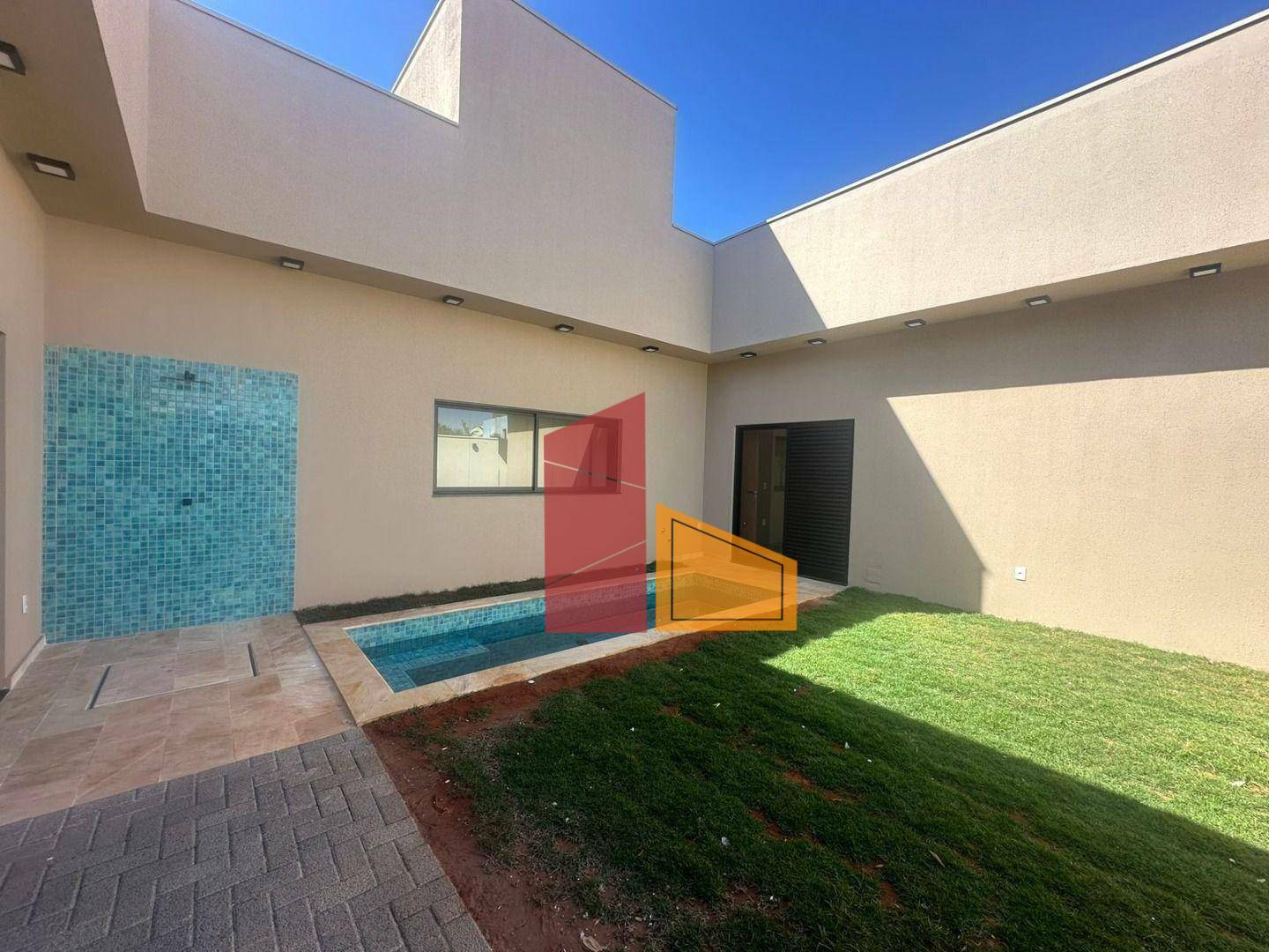 Casa de Condomínio à venda com 4 quartos, 287m² - Foto 2