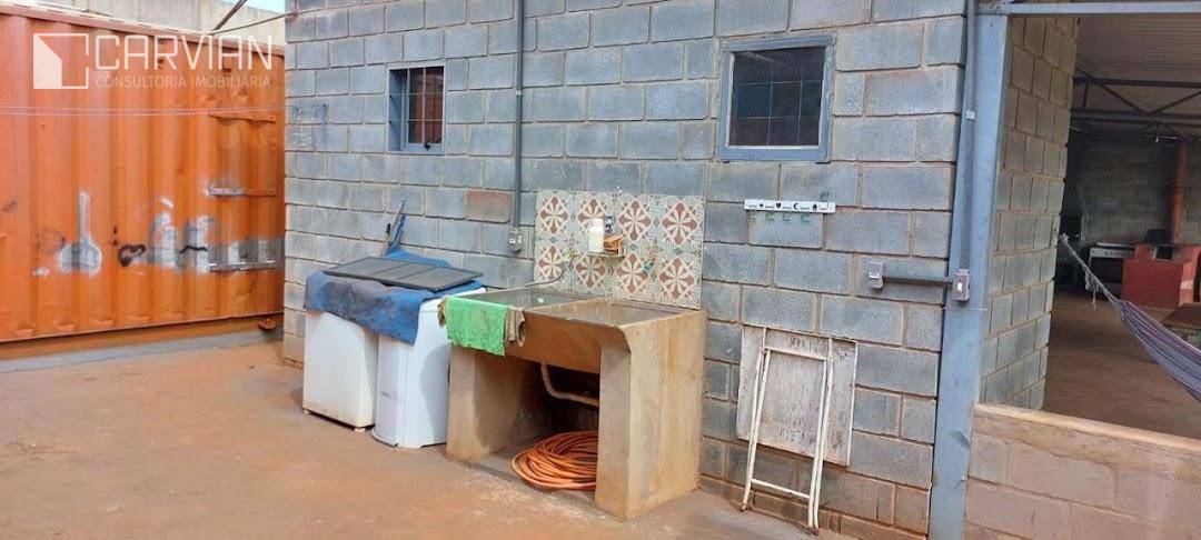 Chácara à venda com 4 quartos, 250m² - Foto 27