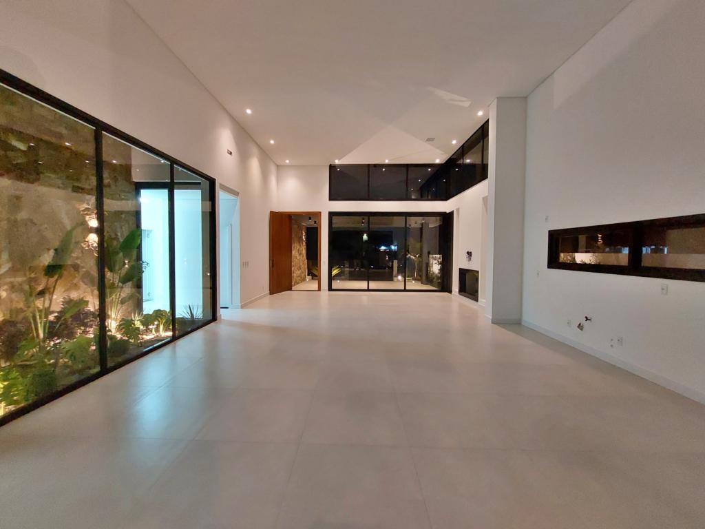 Casa à venda com 4 quartos, 288m² - Foto 17