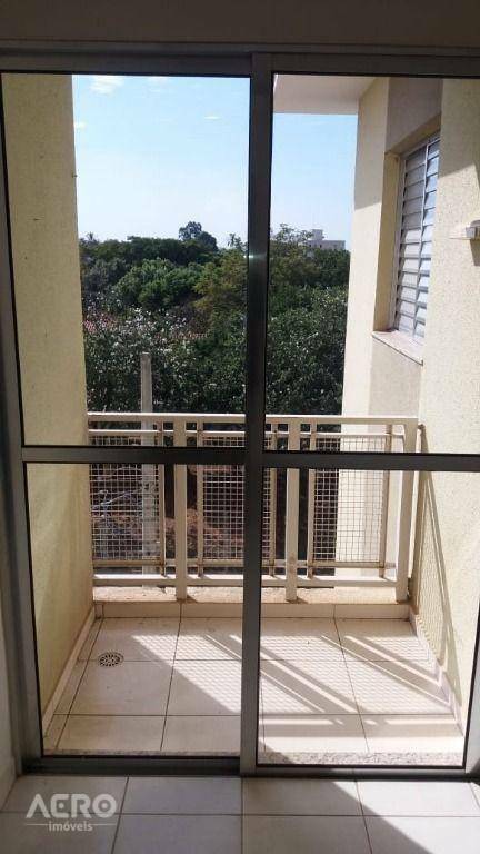 Apartamento à venda com 2 quartos, 56m² - Foto 3