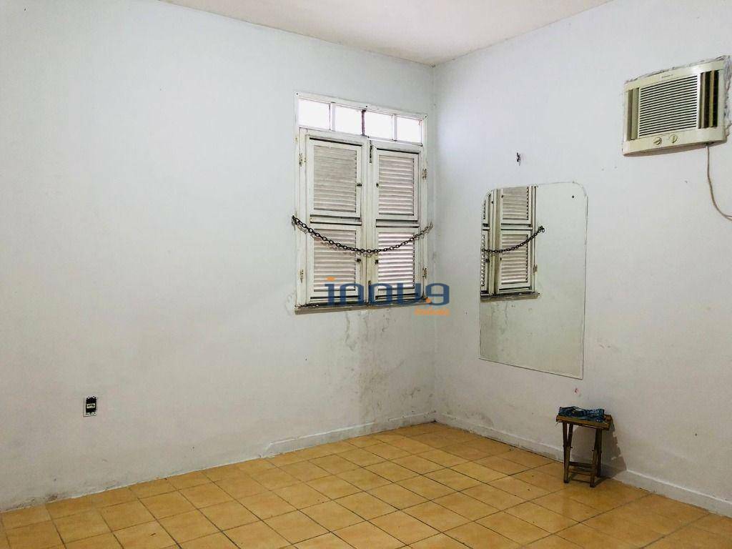 Casa à venda com 5 quartos, 250m² - Foto 16