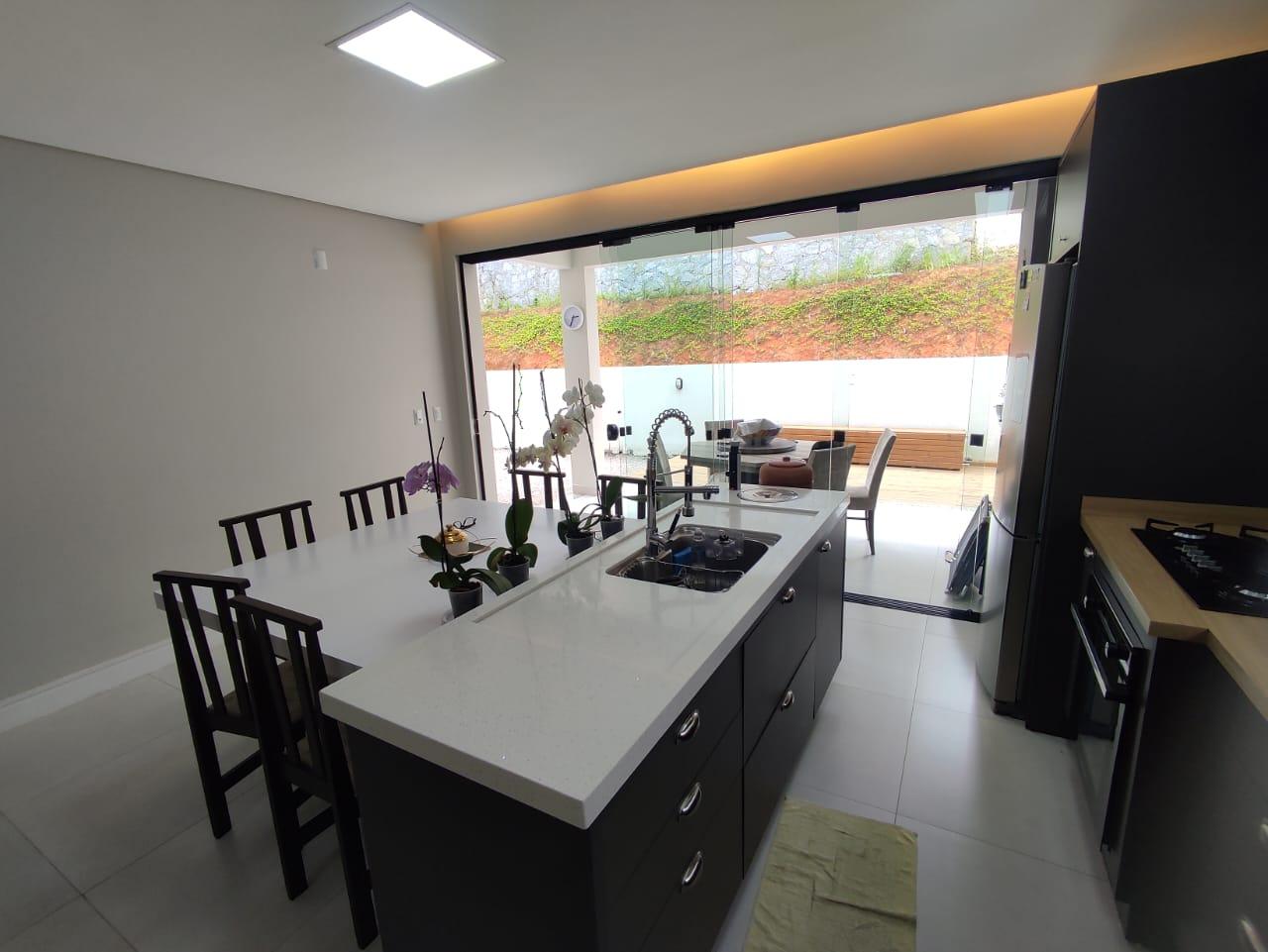 Casa à venda com 3 quartos, 360m² - Foto 22