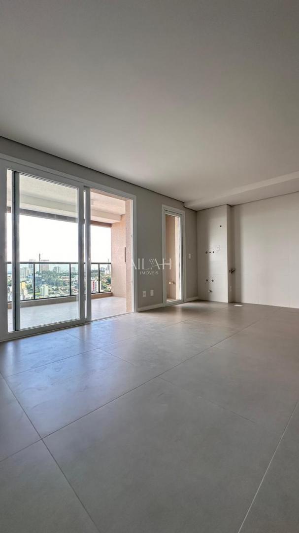 Apartamento à venda com 3 quartos, 110m² - Foto 1