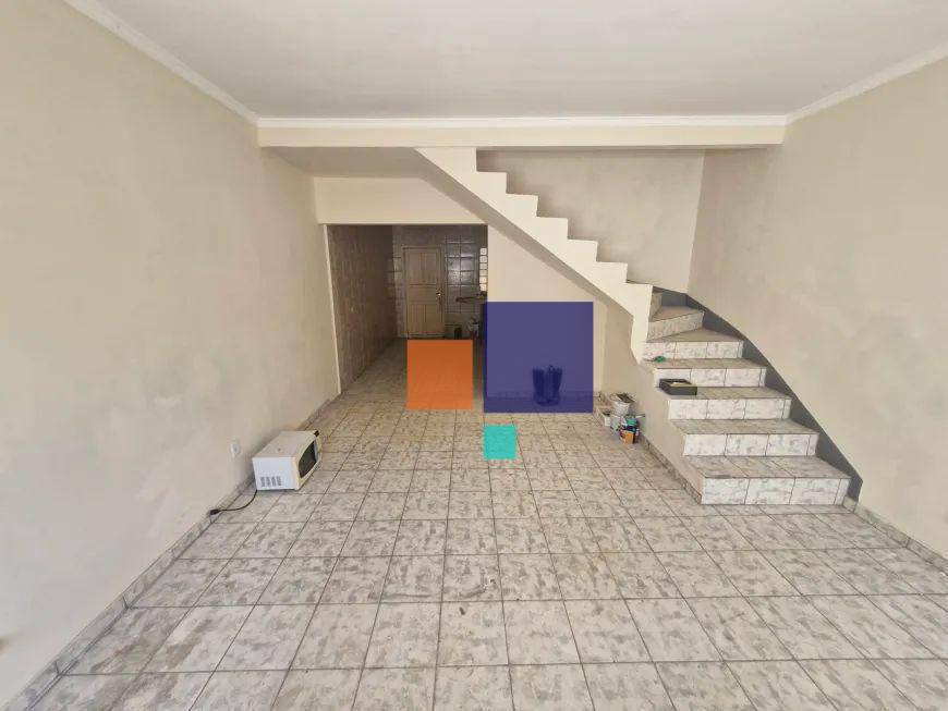 Casa para alugar com 3 quartos, 182m² - Foto 7