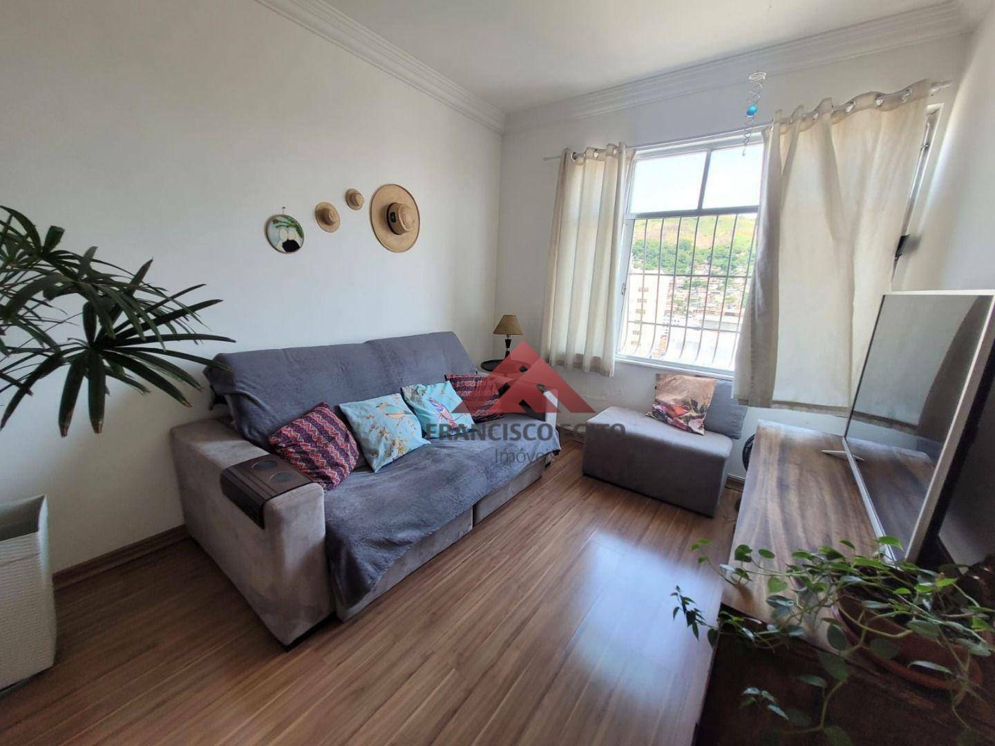 Apartamento à venda com 2 quartos, 62m² - Foto 2