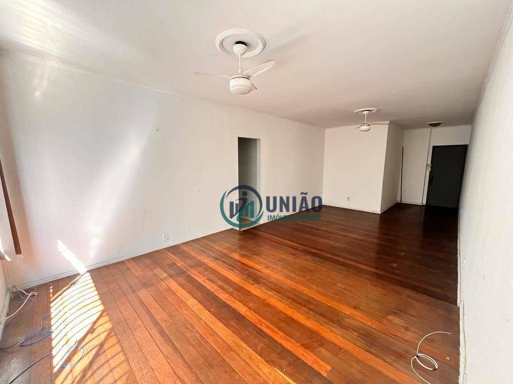 Apartamento à venda com 3 quartos, 125m² - Foto 1