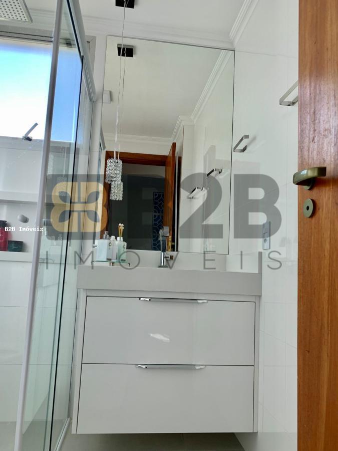 Apartamento à venda com 2 quartos, 75m² - Foto 17