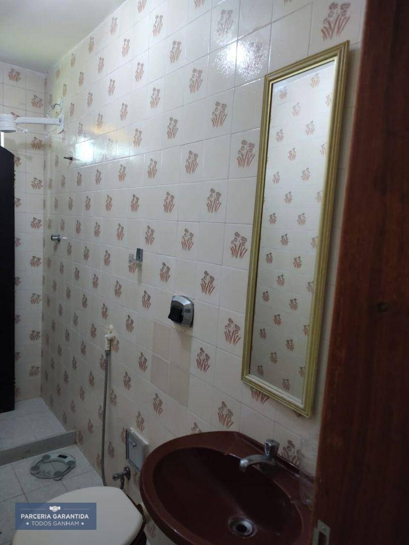 Casa para alugar com 3 quartos, 100m² - Foto 12