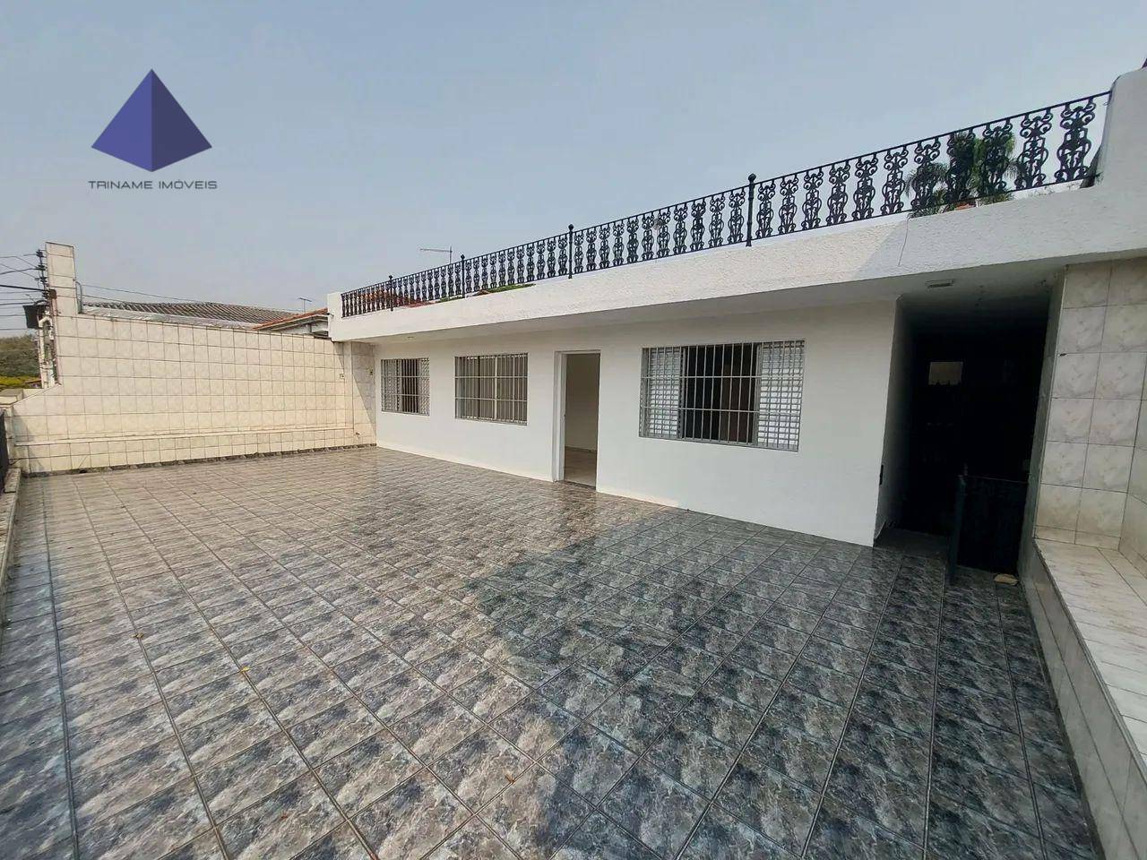 Casa à venda com 6 quartos, 252m² - Foto 2