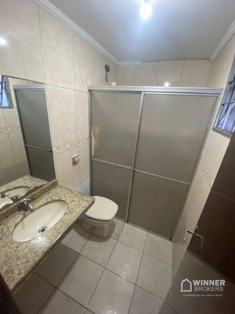 Casa à venda com 4 quartos, 200m² - Foto 11