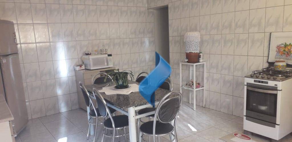 Casa à venda com 4 quartos, 182m² - Foto 3