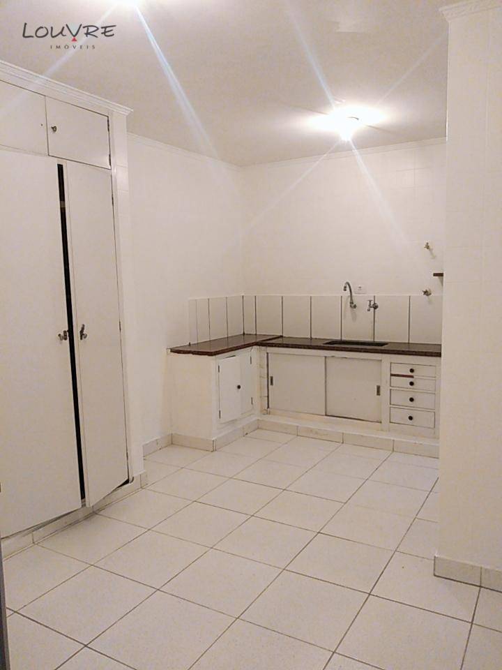 Casa para alugar com 2 quartos, 121m² - Foto 12