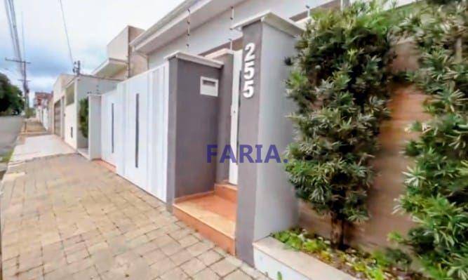 Casa, 3 quartos, 200 m² - Foto 1