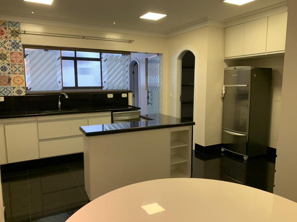 Apartamento para alugar com 4 quartos, 232m² - Foto 10