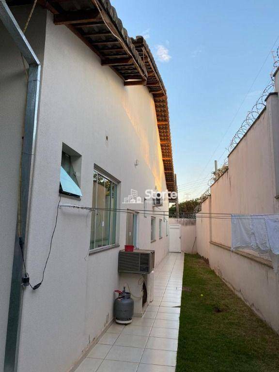 Casa à venda com 3 quartos, 200m² - Foto 32