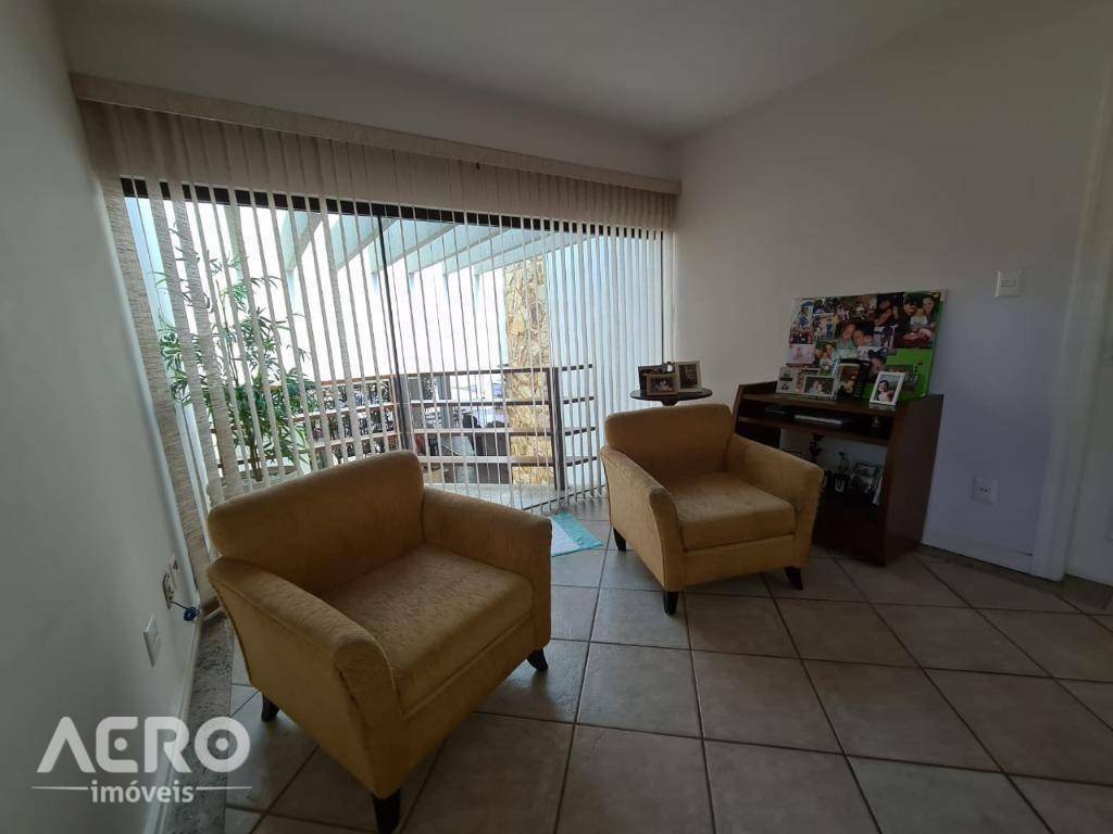 Casa de Condomínio à venda com 3 quartos, 320m² - Foto 8