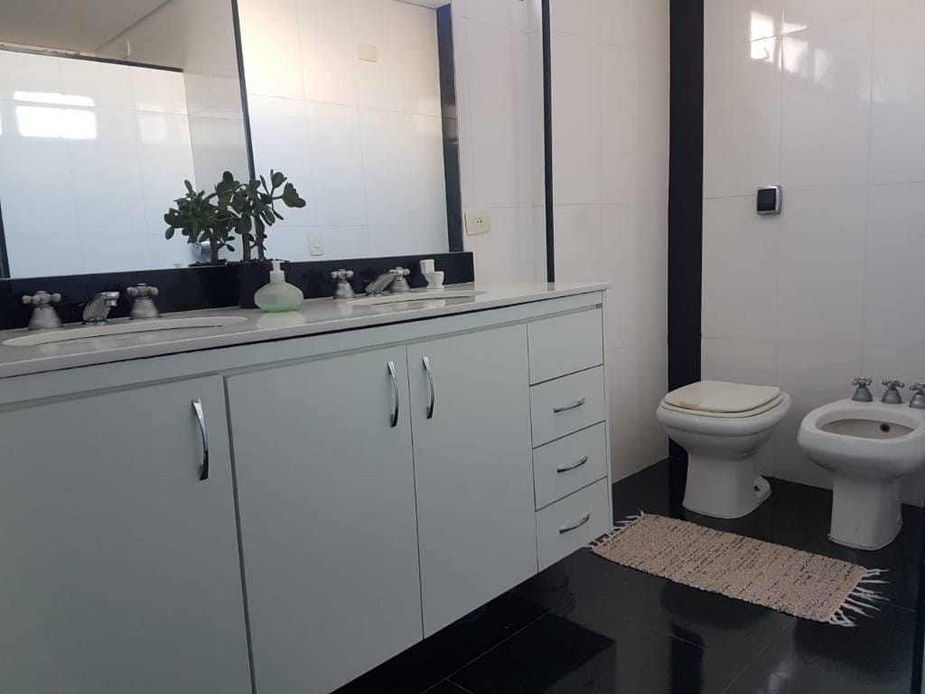 Apartamento à venda com 3 quartos, 145m² - Foto 10