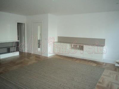 Apartamento à venda com 3 quartos, 210m² - Foto 3