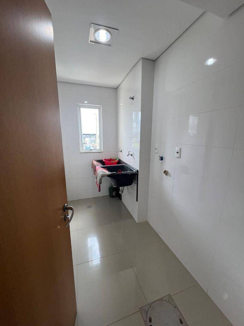 Apartamento à venda com 3 quartos, 146m² - Foto 4