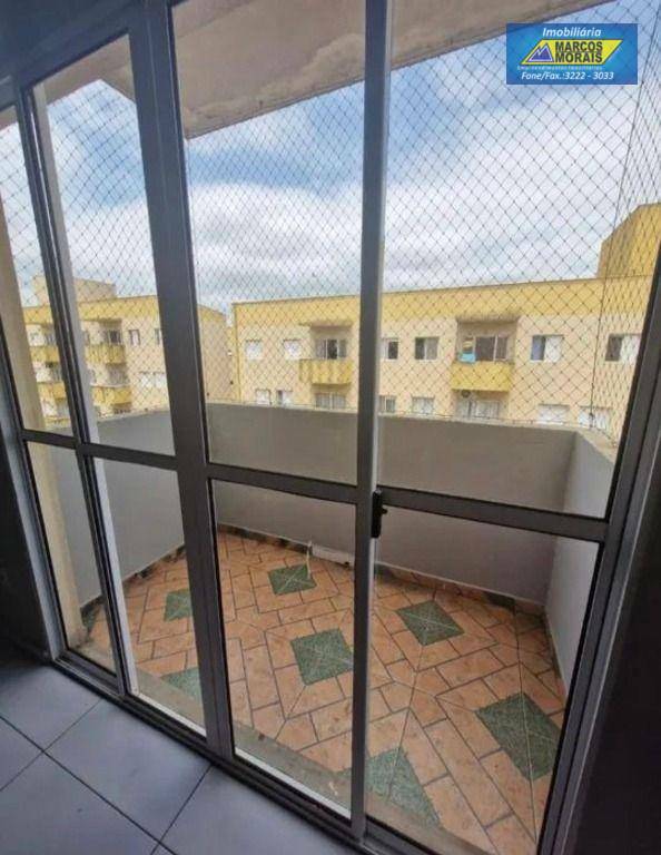 Apartamento para alugar com 3 quartos, 52m² - Foto 2