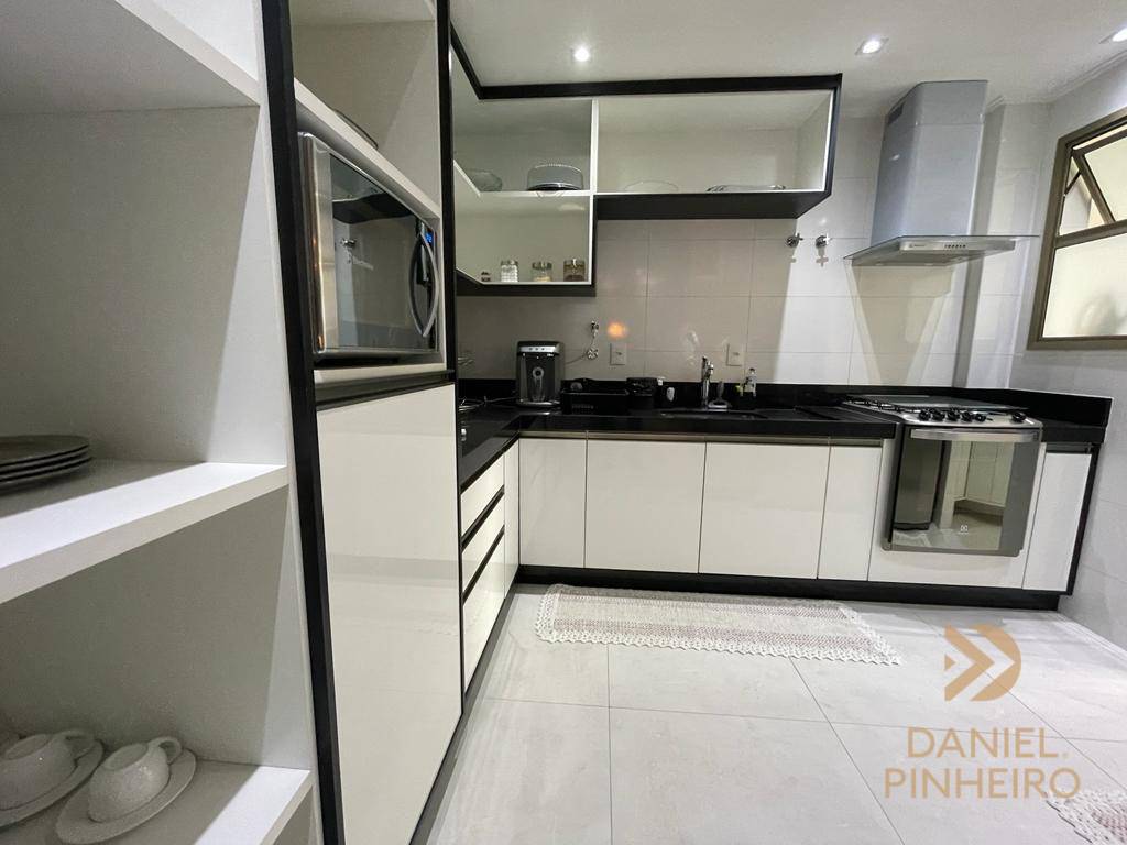 Apartamento à venda com 3 quartos, 122m² - Foto 10