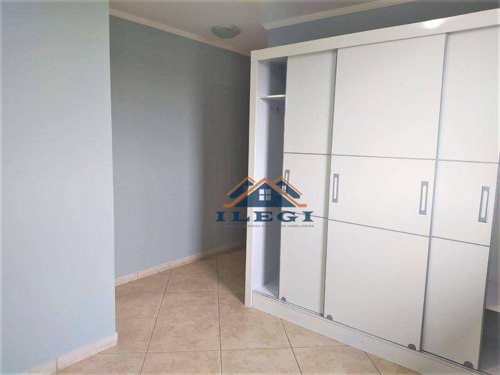 Apartamento para alugar com 3 quartos, 94m² - Foto 13