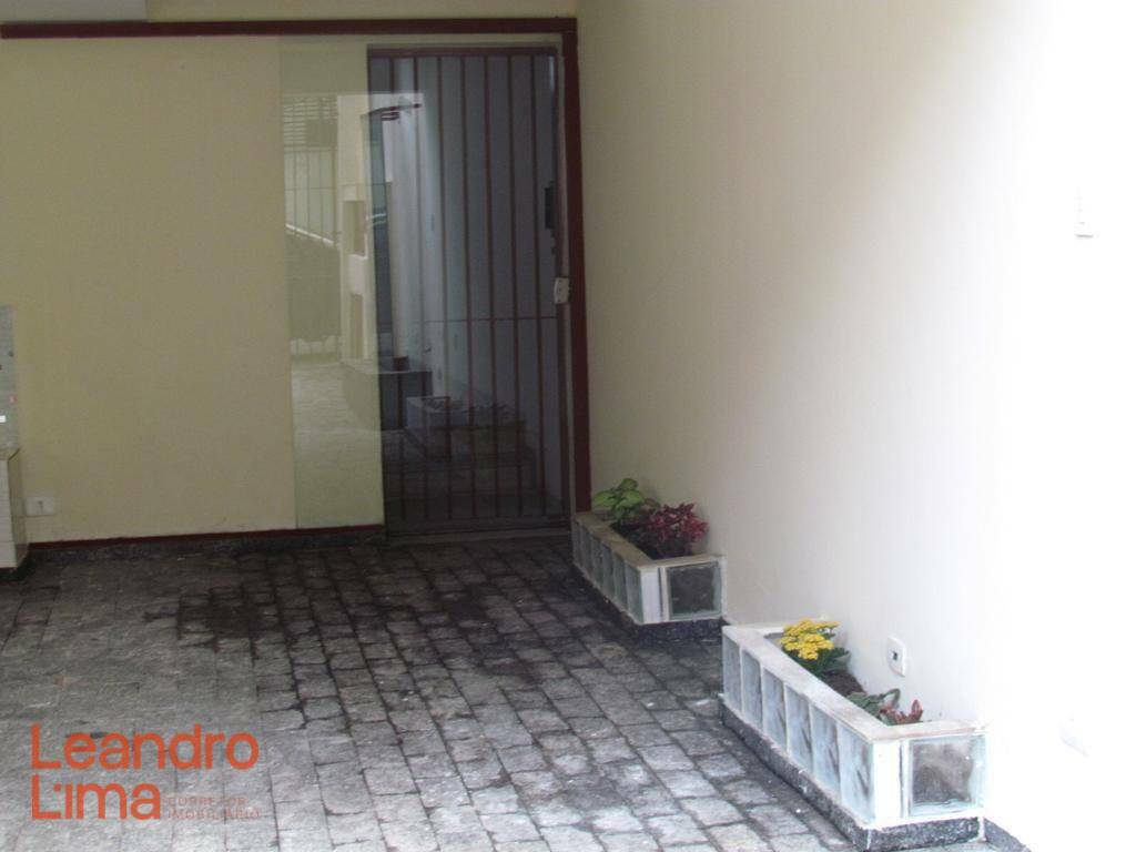 Casa à venda e aluguel com 3 quartos, 180m² - Foto 2