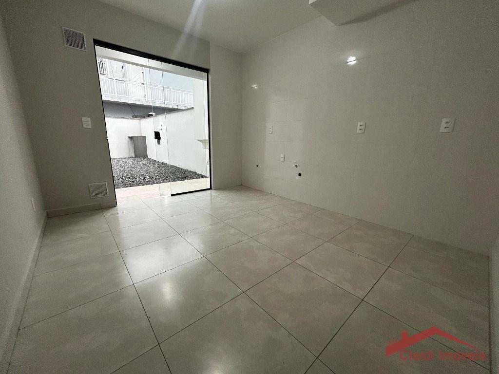 Casa para alugar com 2 quartos, 64m² - Foto 9