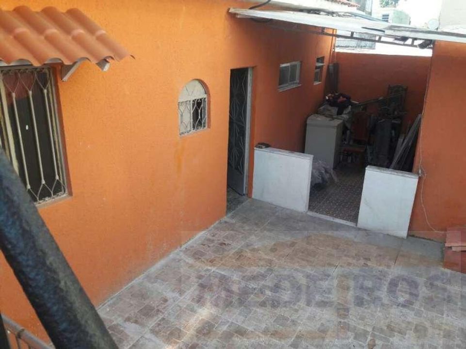 Casa à venda com 2 quartos, 120m² - Foto 3