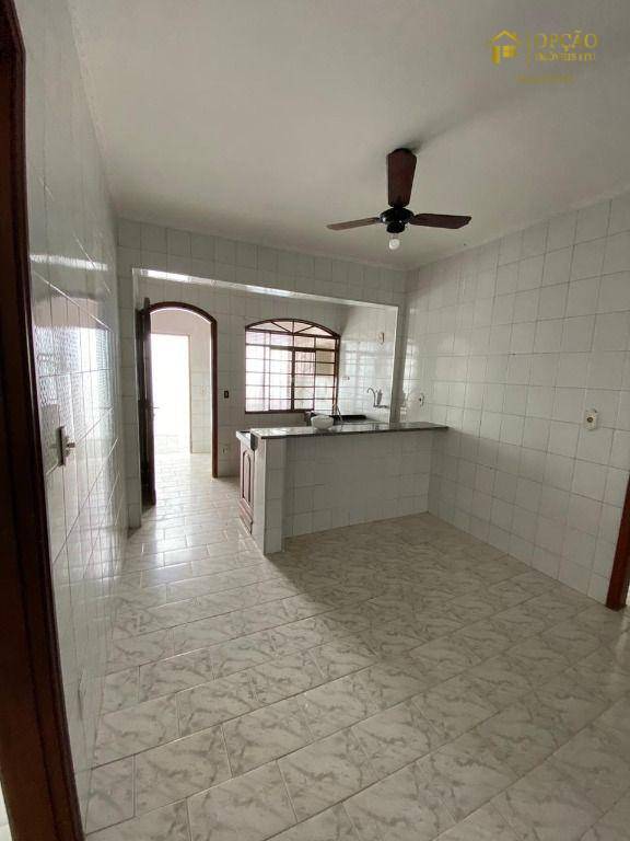 Casa à venda com 2 quartos, 131m² - Foto 9