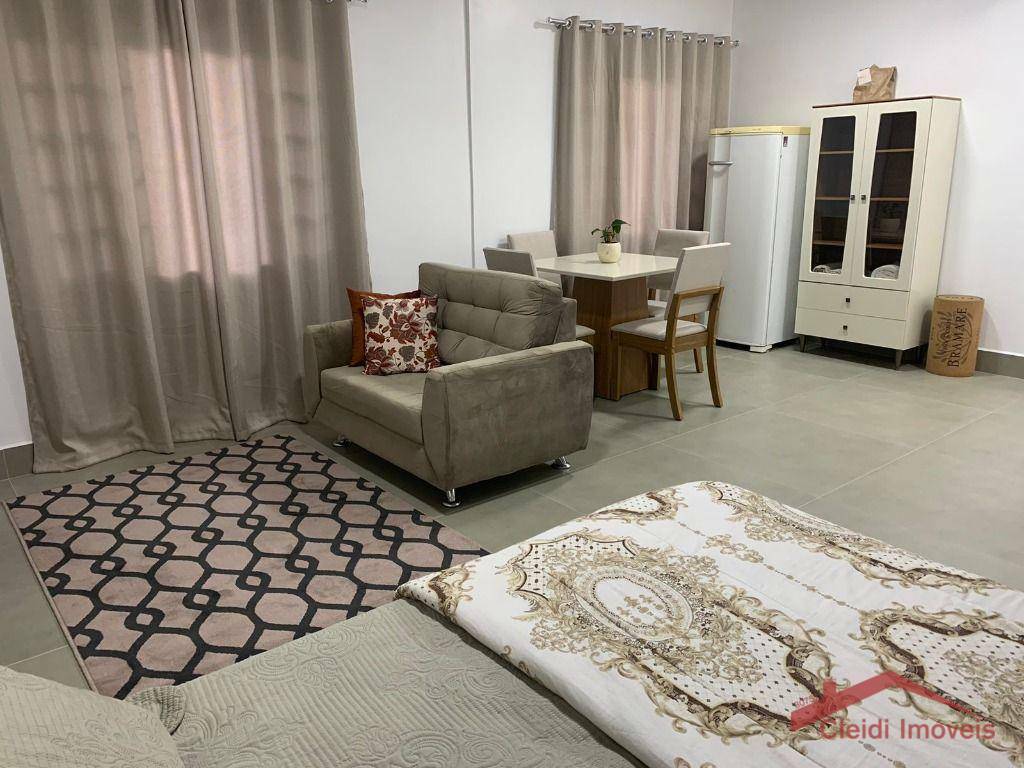 Casa à venda com 3 quartos, 320m² - Foto 8