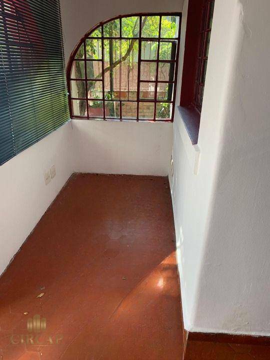 Casa à venda e aluguel com 3 quartos, 200m² - Foto 2