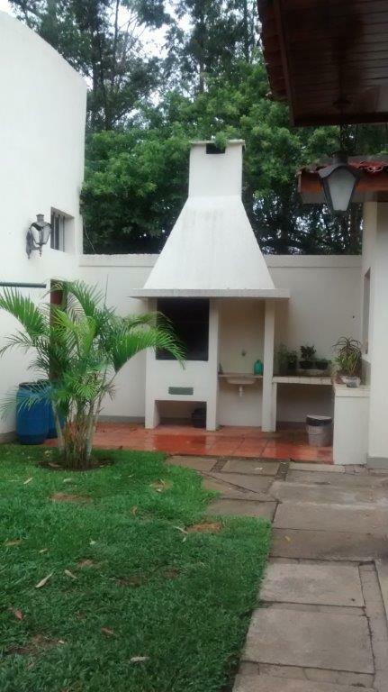 Casa à venda com 3 quartos, 300m² - Foto 1